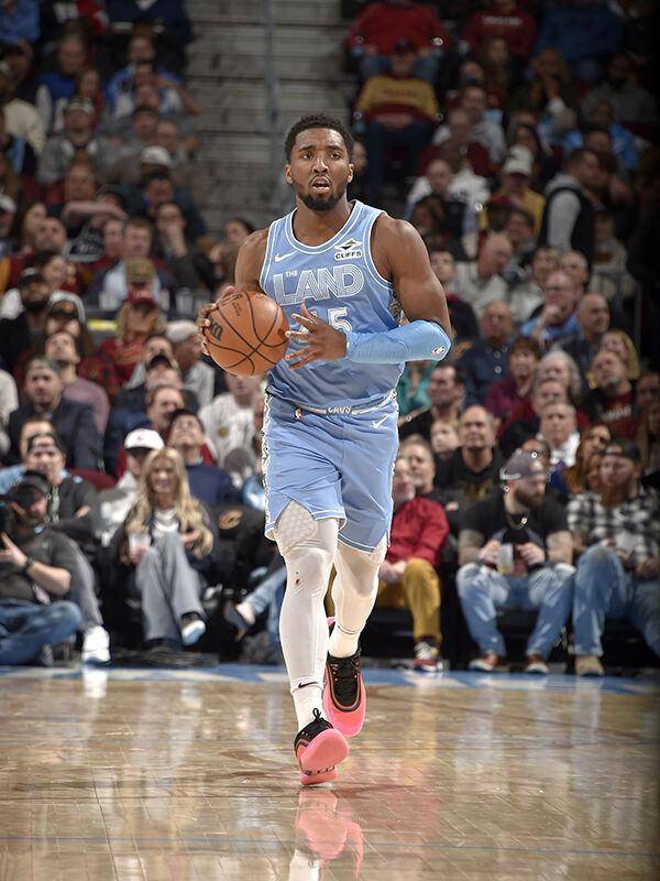 关于圣安东尼奥马刺内部会议纪要流出——国际比赛日队长鼓劲，CBA常规赛使命明确，轮换策略成焦点的信息-ewc电竞平台