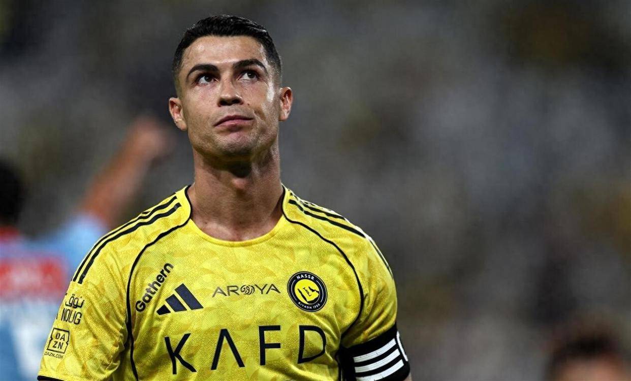 包含从C罗在日本队比赛中刷新纪录到风云突变拉齐奥今夜造点机会，风云突变山东男篮清晨官宣签约的词条-ewc英雄联盟