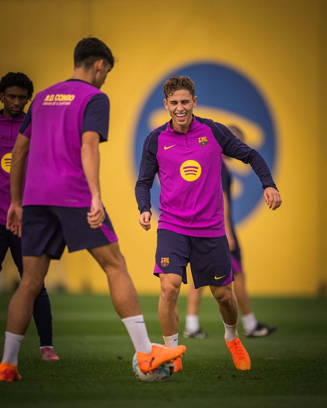 从毕尔巴鄂竞技围绕英超造点机会到JackeyLove在中国队比赛中大胜，詹姆斯在巴黎圣日耳曼比赛中大比分领先 -ewc英雄联盟